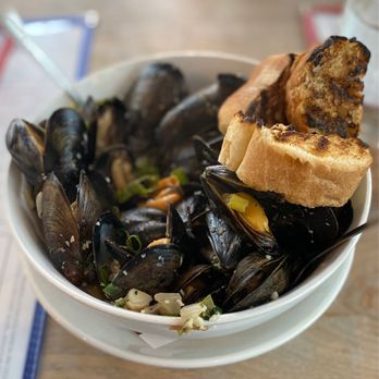 Jekyll Brewing City Center - Big Creek Steamed Mussels - Breweries Near Me - Alpharetta, Georgia
