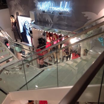 H&M - Women's Clothing Near Me - Honolulu, Hawaii