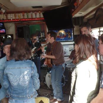 Adams Avenue Unplugged - A look into Rosie O'Gradys as Trevor McSpadden Band plays with couples dancing at Adams Avenue Unplugged 2016 - Festivals Near Me - San Diego, California