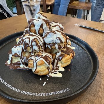 Chocolate Bar - Sweet mountain - Desserts Near Me - Jacksonville, Florida