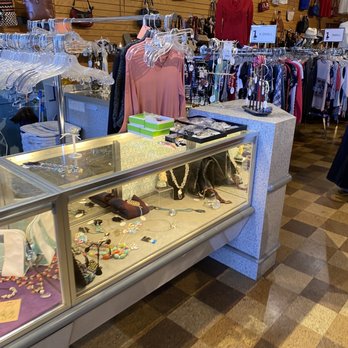 Rainy Day Resale - Women's Clothing Near Me - La Grange, Kentucky