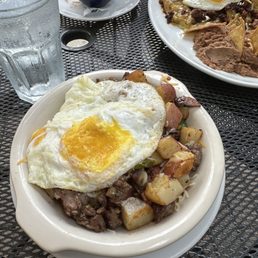 Mora Mia Skillet Mora Mia Skillet