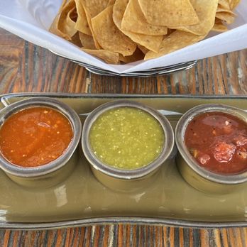 Maderos Cocina Mexicana - Warm chips with salsa - Mexican Near Me - Redondo Beach, California