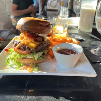 Bourbon N' Bubbles - BNB Burger - Bars Near Me - Charleston, South Carolina