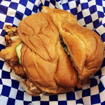 Challah Food Truck - Crispy chicken sandwich - Food Trucks Near Me