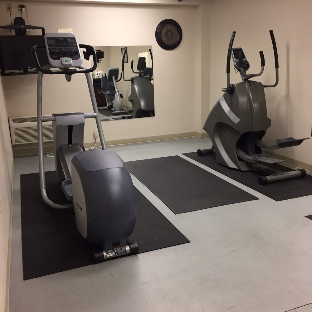 Madison Inn By Ruby Hospitality - Gym with camera looking at you while you workout - Hotels Near Me - Spokane, Washington