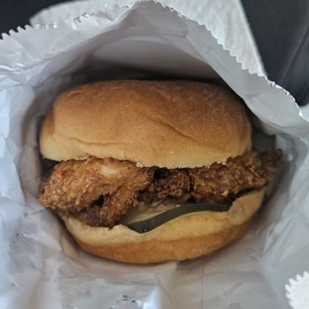 BirdHouse - Spicy Sando To Go - Chicken Shop Near Me - Page, Arizona