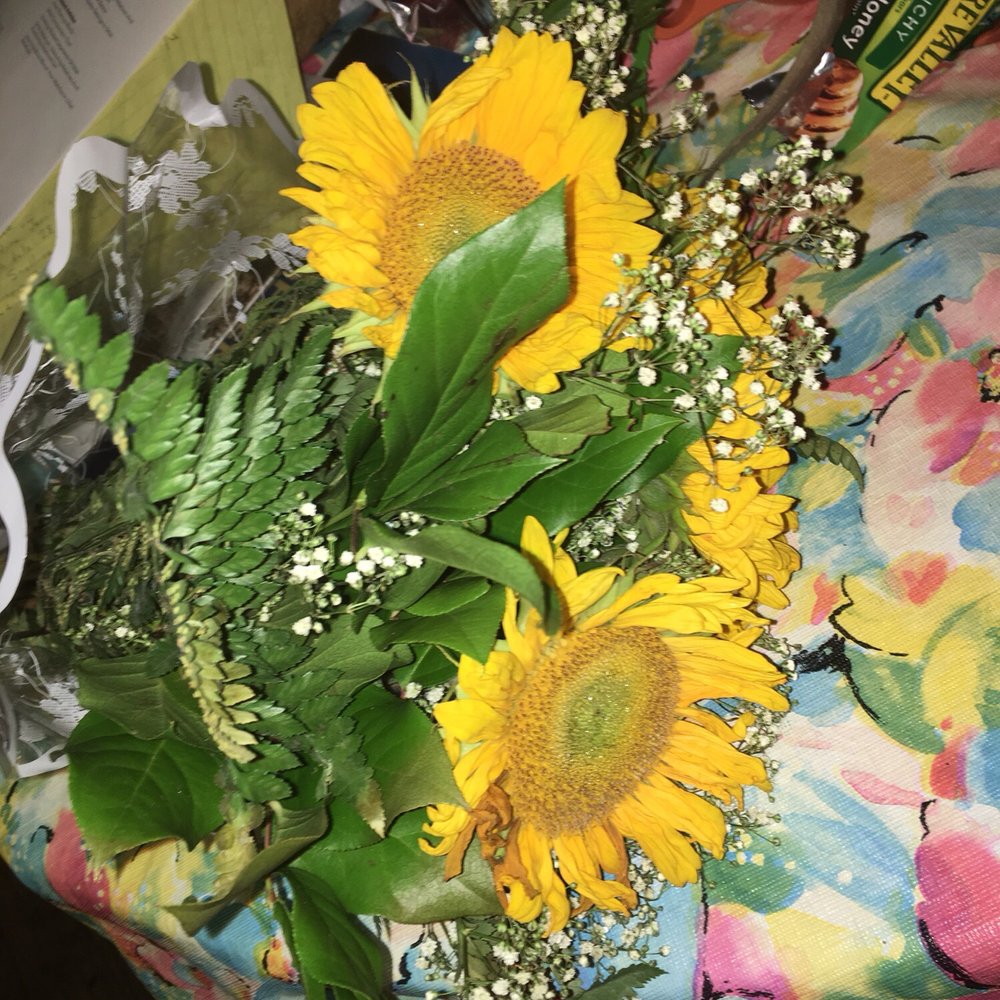 Hugo's Flower Shop - Florists Near Me - Fontana, California Hugo's Flower Shop - Florists Near Me - Fontana, California