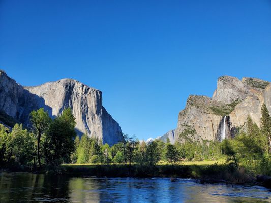Bridalveil Fall by null