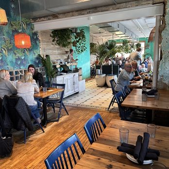HAI HAI - Inside - Vietnamese Near Me - Minneapolis, Minnesota