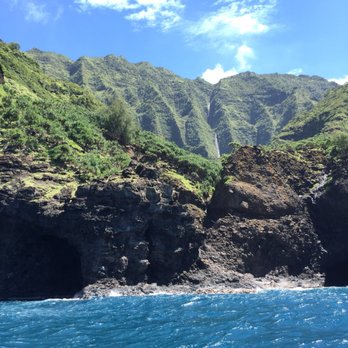 Na Pali Catamaran - Boat Charters Near Me - Hanalei, Hawaii