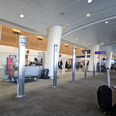 San Jose Mineta International Airport by null