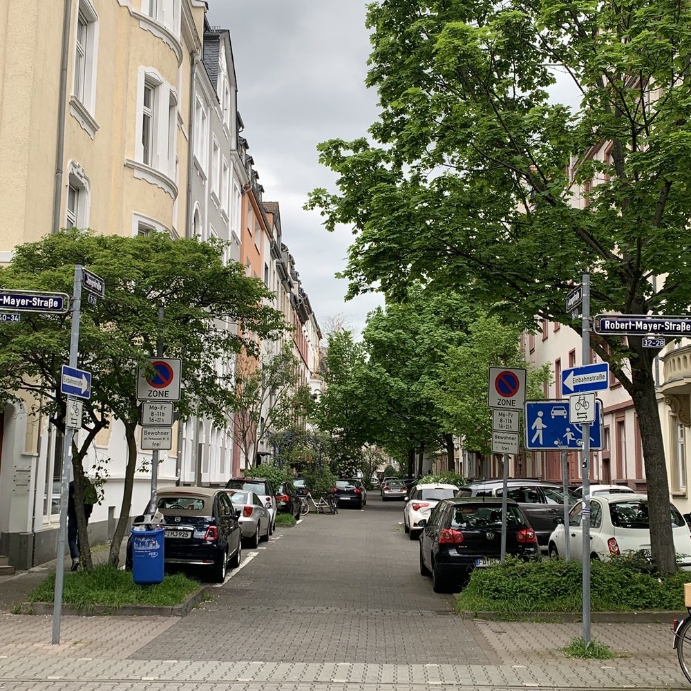 Immer Satt - Neighborhood is very nice - German Near Me - Frankfurt, HE