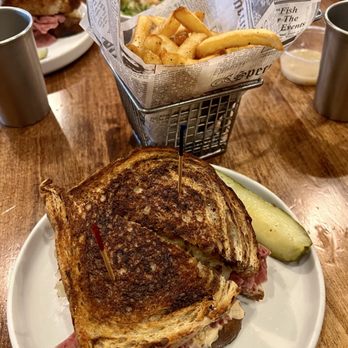 Gus' Snug - Classic Reuben - was delicious! - Irish Pub Near Me - Clawson, Michigan