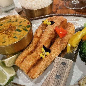 Lemongrass Brooklyn - Fried Salmon with Choo Chee Curry - Thai Near Me - Brooklyn, New York Lemongrass Brooklyn - Fried Salmon with Choo Chee Curry - Thai Near Me - Brooklyn, New York