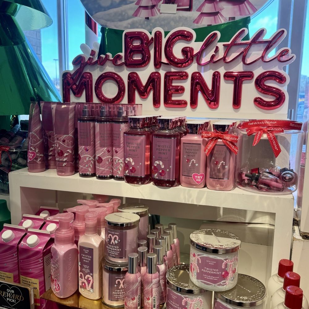 Bath & Body Works - What's your favorite scent? - Cosmetics & Beauty Supply Near Me - Evergreen Park, Illinois Bath & Body Works - What's your favorite scent? - Cosmetics & Beauty Supply Near Me - Evergreen Park, Illinois