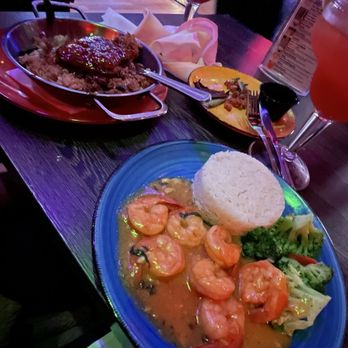 Salsa Con Fuego - Garlic Shrimp, Salmon Teriyaki - Bars Near Me - Bronx, New York