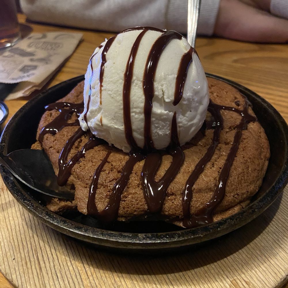 Skillet Chocolate Chip Cookie