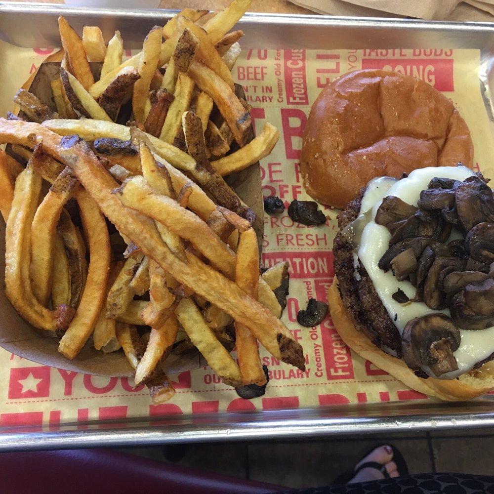 Cheeseburger Bobby's - The double mushroom Swiss burger BEFORE - Burgers Near Me - Hiram, Georgia Cheeseburger Bobby's - The double mushroom Swiss burger BEFORE - Burgers Near Me - Hiram, Georgia