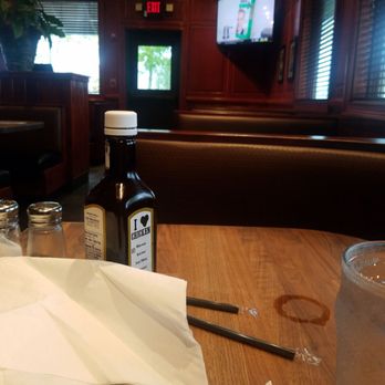 Cheddar's Scratch Kitchen - Place was empty too. - American Near Me - Mount Juliet, Tennessee