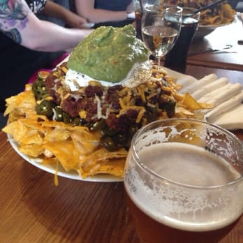 The Auld Hoose - Massive nachos! - Pubs Near Me - Edinburgh, EDH
