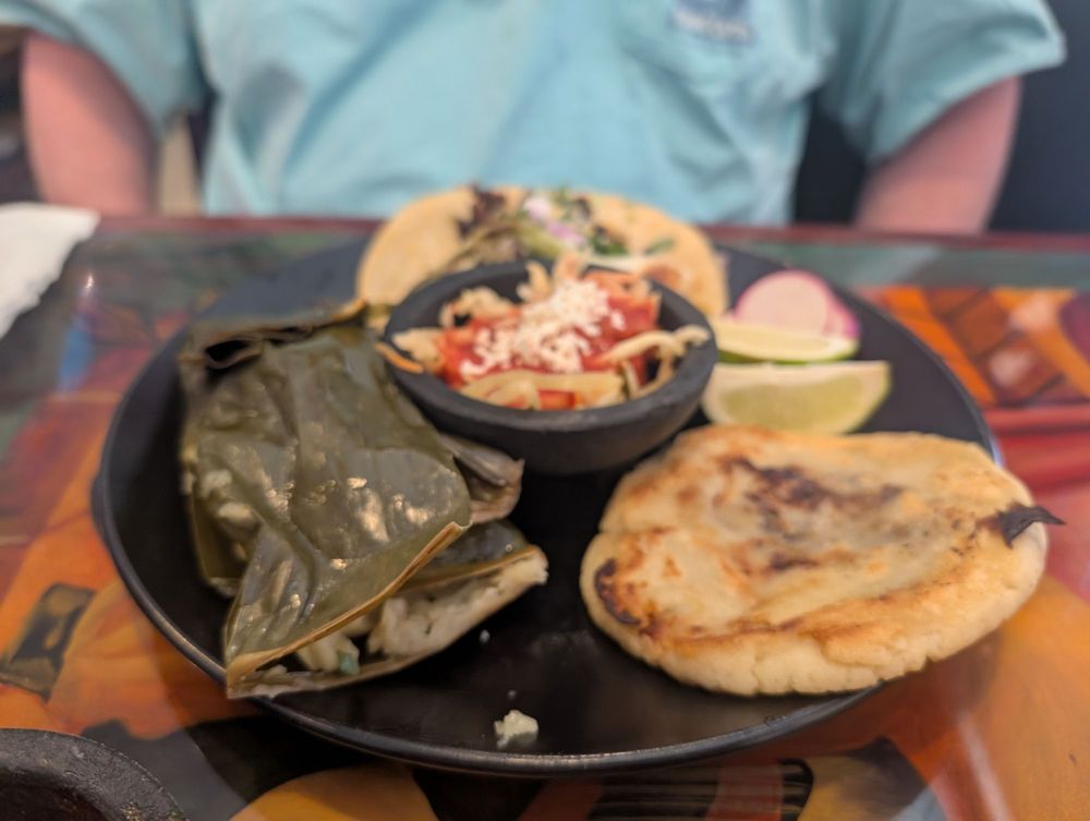 El Rancho Restaurante Bar & Grill