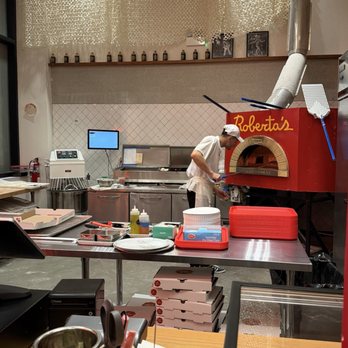 Robertas - Pizza Near Me - New York, New York Robertas - Pizza Near Me - New York, New York