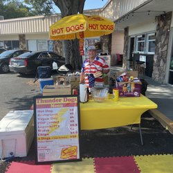 Thunder Dogs Hot Dog Cart - Friendly Joe the owner and his stand!