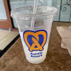 Auntie Anne's - Lemonade