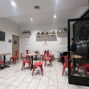 Gusto Mio - Indoor seating - Pizza Near Me - Walnut Creek, California