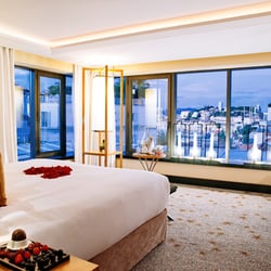 Five Seas Hotel - Top of Five Suite
