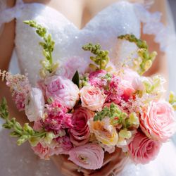 Fresh Flower & Gift Shop - Bridal bouquet