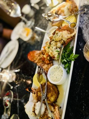 H&W Steakhouse by null