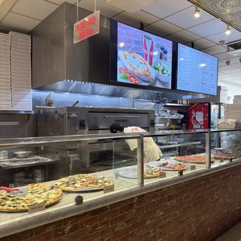 Joe's Pizza - Hollywood Blvd - Pick a slice. - Pizza Near Me - Los Angeles, California