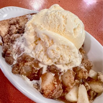 Twisted Laurel Weaverville - Apple Pie à la mode - Mediterranean Near Me - Weaverville, North Carolina
