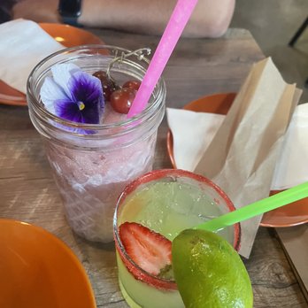 375 Social Kitchen - Sangria frose & sour apple margarita - Asian Fusion Near Me - Universal City, Texas 375 Social Kitchen - Sangria frose & sour apple margarita - Asian Fusion Near Me - Universal City, Texas