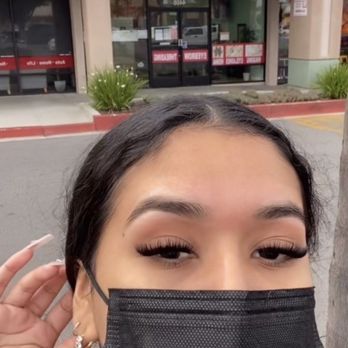 Rita Threading - Eyebrows are sisters not twins or whatever they say haha - Threading Services Near Me - Long Beach, California