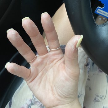 A Paris Nail Bar - Residue after SCRUBBING to try to get it off. - Nail Salons Near Me - Boca Raton, Florida