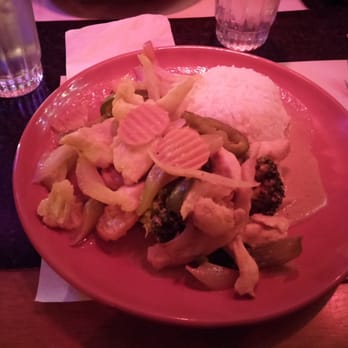 Restaurant Kim - Poulet au curry - Vietnamese Near Me - Quebec City, Quebec