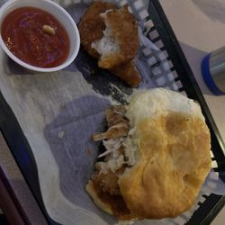 Sugarbowl Bar & Grill - Amazing Dive Bar and food!