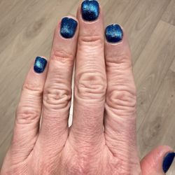Aurora Nails Spa - Cat eye blue