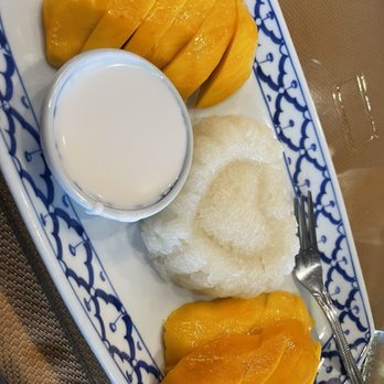 Elephant Cafe - Sticky Rice with Mango - Thai Near Me - Lake Forest, California Elephant Cafe - Sticky Rice with Mango - Thai Near Me - Lake Forest, California