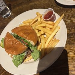 Market Tavern - Tavern Market Burger