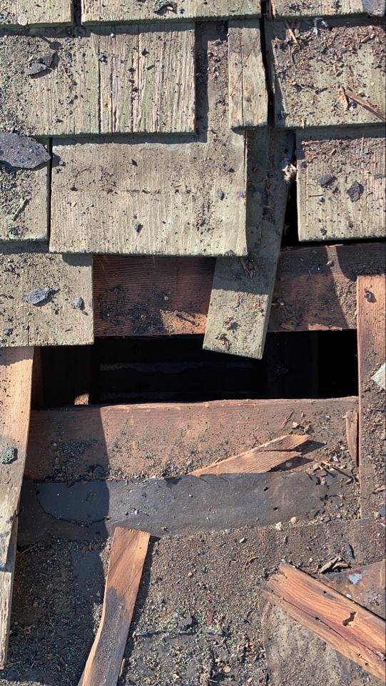 Slide of Expert Roofing Contractors