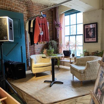 Grapefruit Record Shop - Seating area - Vinyl Records Near Me - Omaha, Nebraska Grapefruit Record Shop - Seating area - Vinyl Records Near Me - Omaha, Nebraska