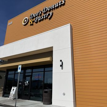 Dee’s Donuts & Pastry - Donuts Near Me - Las Vegas, Nevada Dee’s Donuts & Pastry - Donuts Near Me - Las Vegas, Nevada
