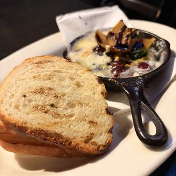 Red Rock Brewery - Brie Toast - American Near Me - Murray, Utah Red Rock Brewery - Brie Toast - American Near Me - Murray, Utah