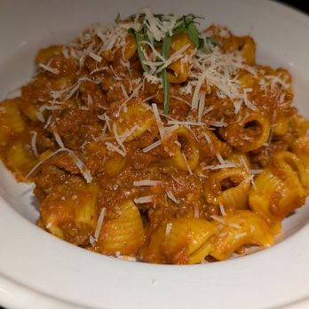 De Novo European Pub - Rigatoni bolognese - American Near Me - Montclair, New Jersey De Novo European Pub - Rigatoni bolognese - American Near Me - Montclair, New Jersey