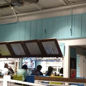 Bahama Breeze - Patio bar - Seafood Near Me - Cherry Hill, New Jersey