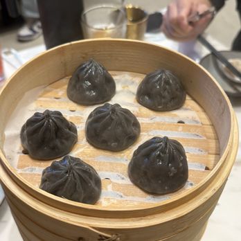 Supreme Dumplings - Black Truffle & Chicken Xiao Long Bao - Shanghainese Near Me - Honolulu, Hawaii Supreme Dumplings - Black Truffle & Chicken Xiao Long Bao - Shanghainese Near Me - Honolulu, Hawaii